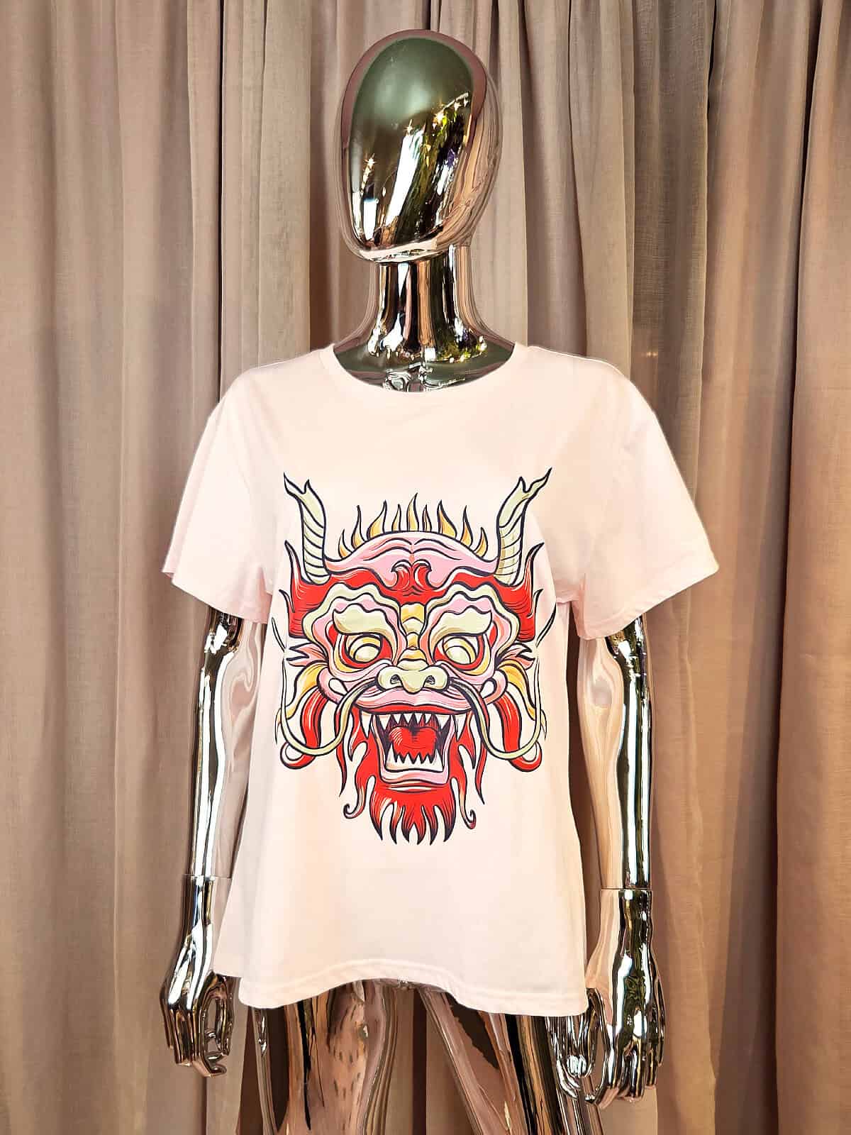 Tshirt fra Hunkøn med drage