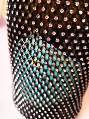 Champagnenet i sort med similisten - detaljer