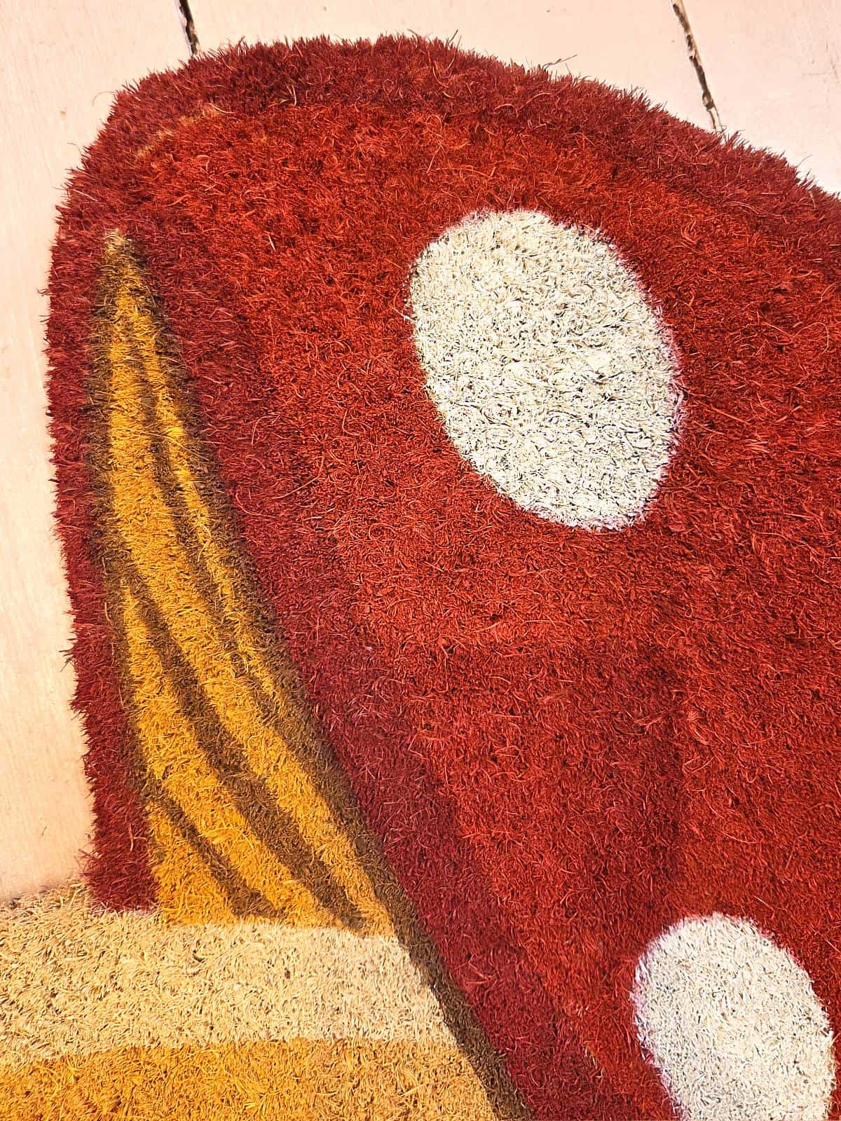 Dørmåtte formet som en sød fluesvamp - detaljer