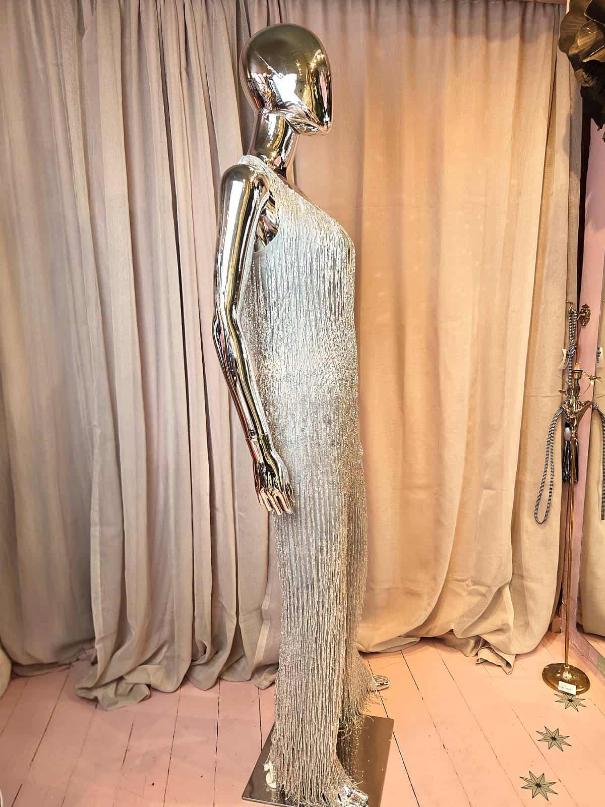 Frynsejumpsuit - set fra siden