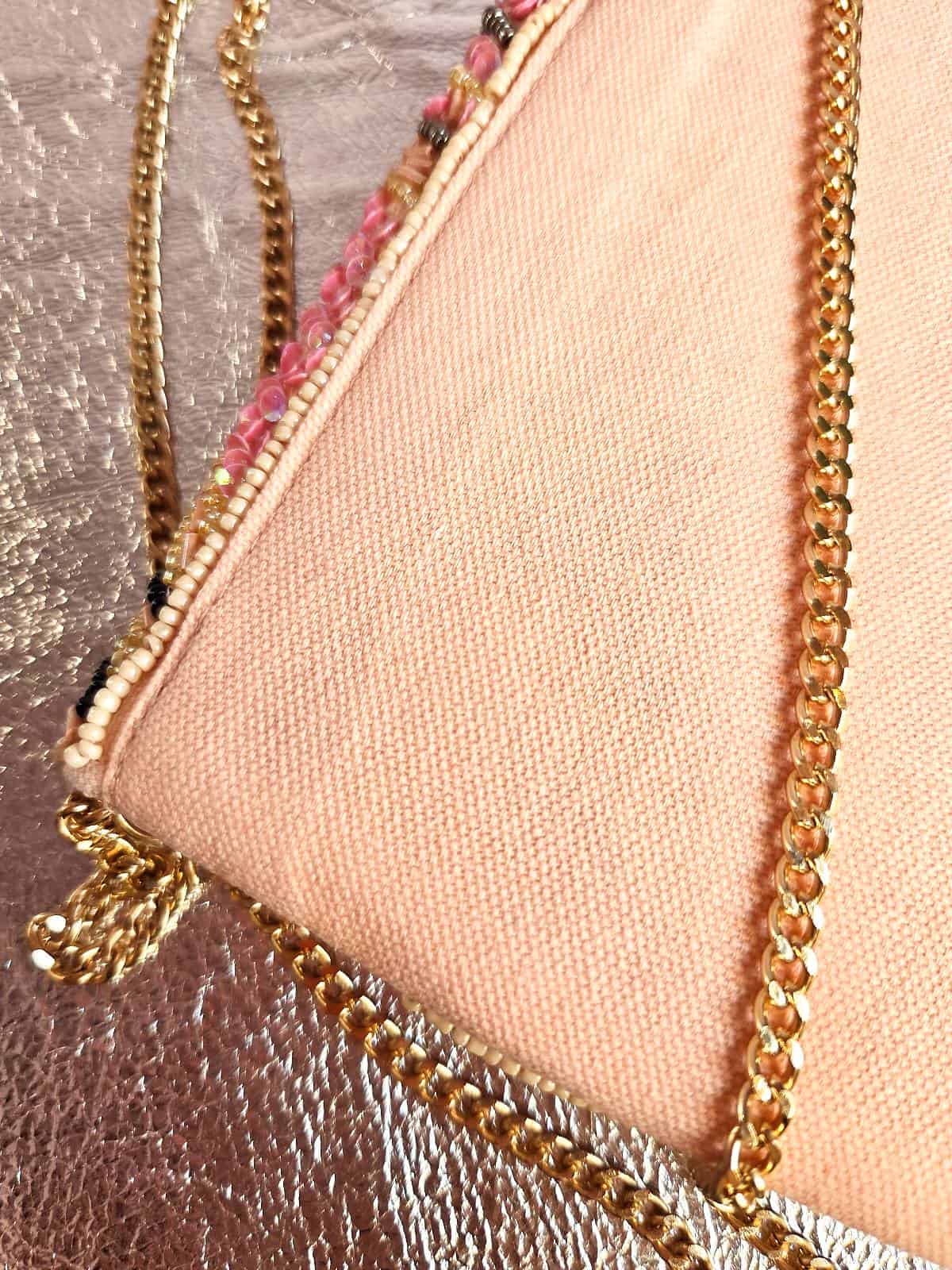 håndlavet clutch perletaske i rosa og guld - bagside