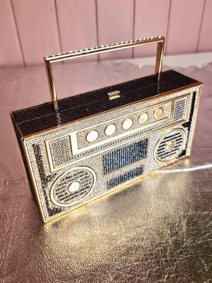 radio clutch sort med similisten