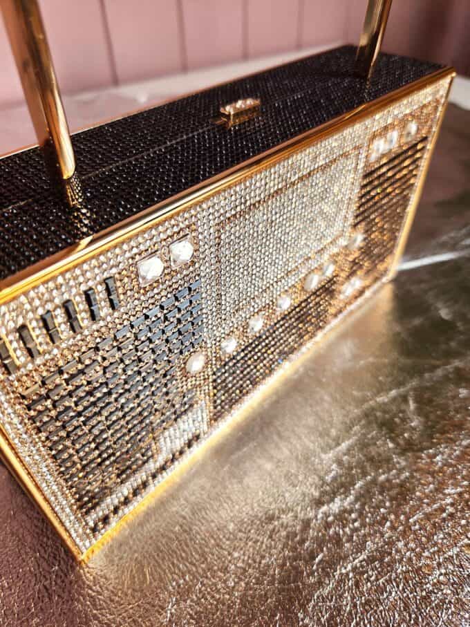 ghettoblaster clutch sort - detaljer af bagside