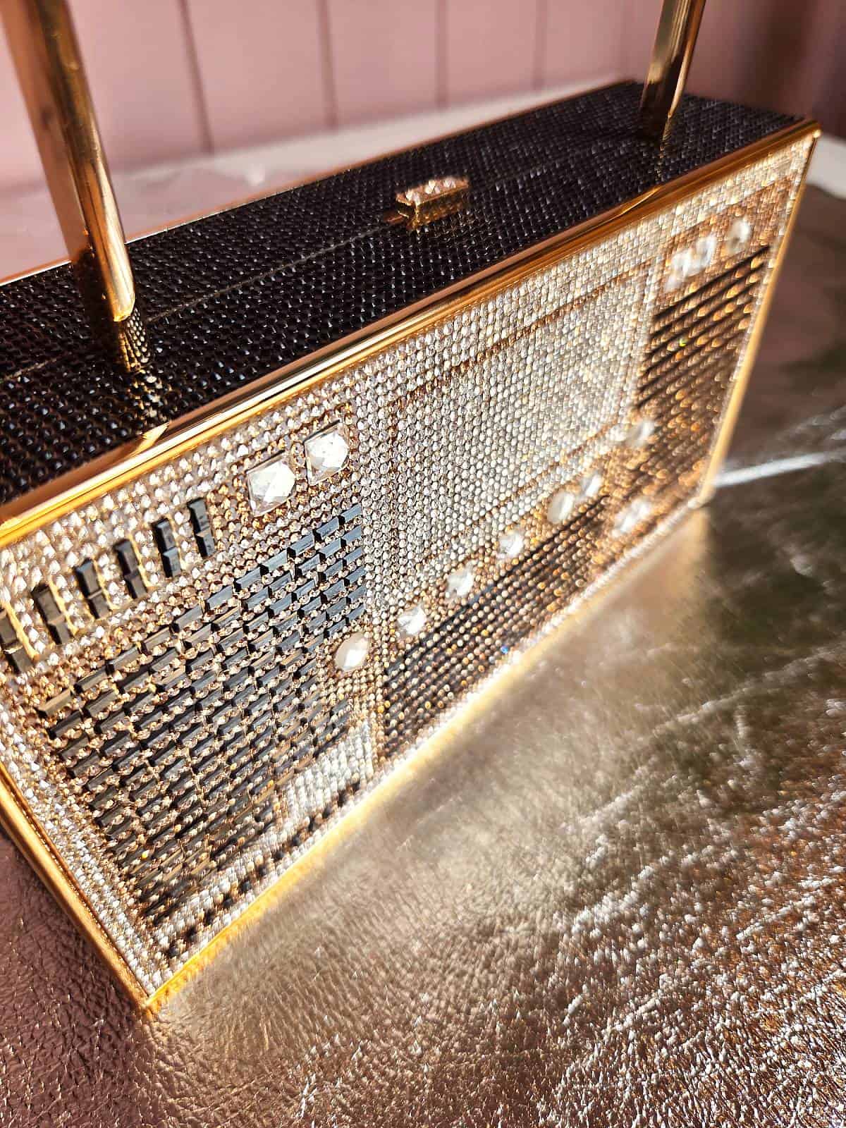 ghettoblaster clutch sort - detaljer af bagside