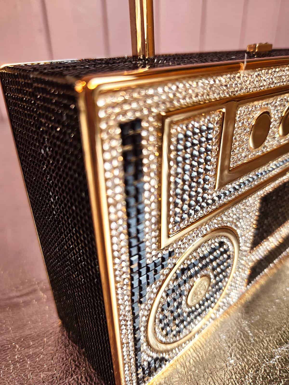 ghettoblaster clutch sort - detaljer af similisten