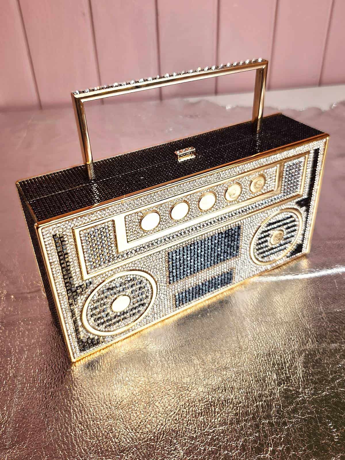 radio clutch sort med similisten