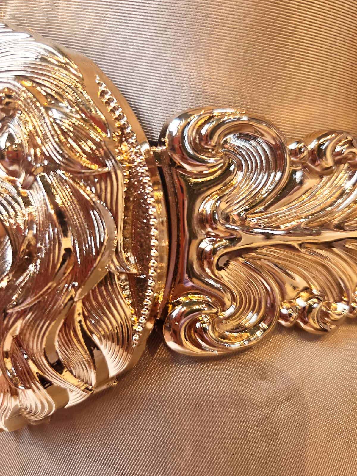 Bælte med løvespænde - detaljer