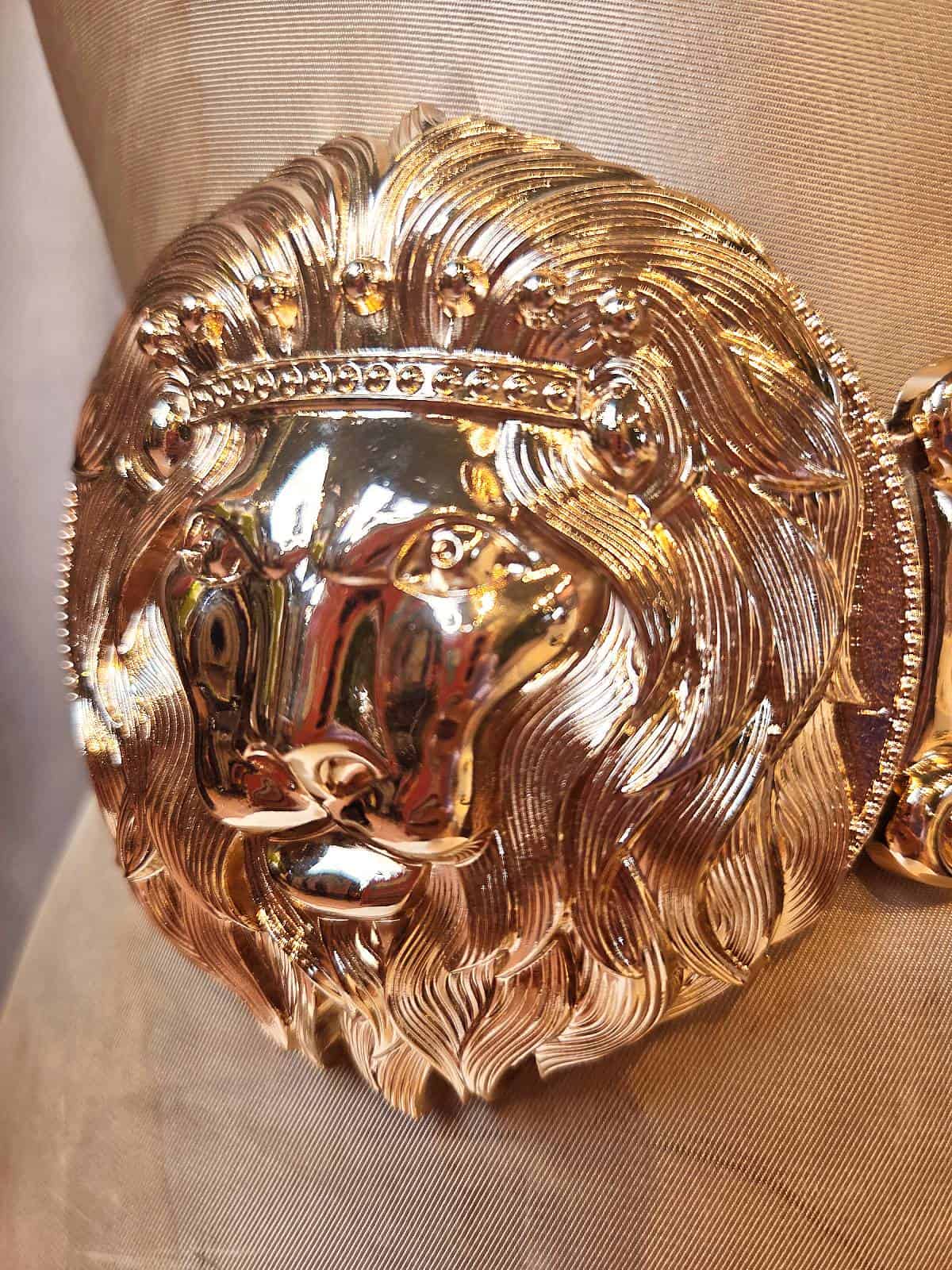 Bælte med løvespænde - nærbillede