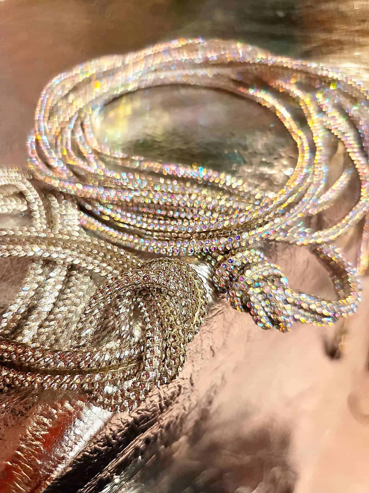 Snørebånd med sølv og multifarvede similisten