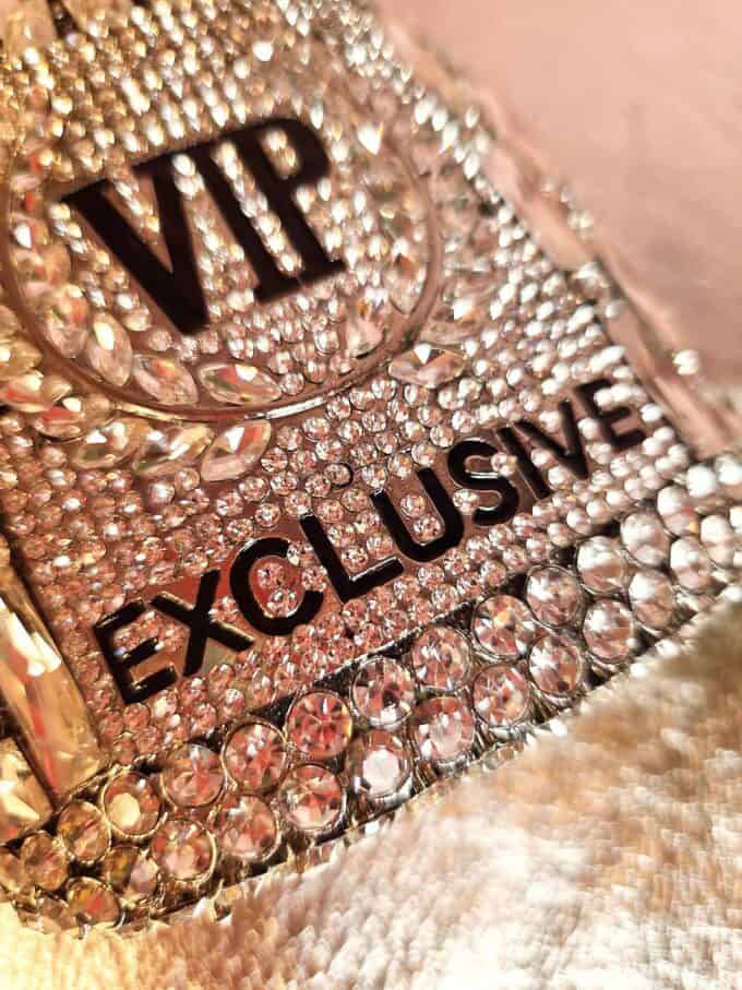 clutch sølv vip flaske detaljer