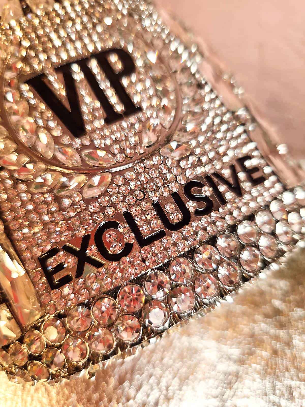 clutch sølv vip flaske detaljer