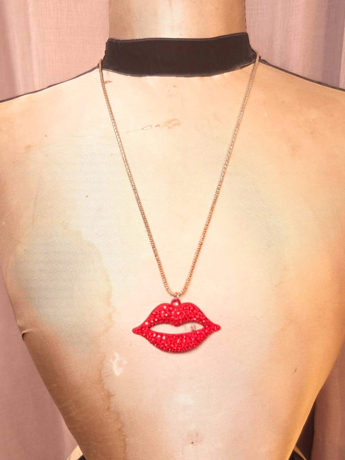 guldkæde red lips