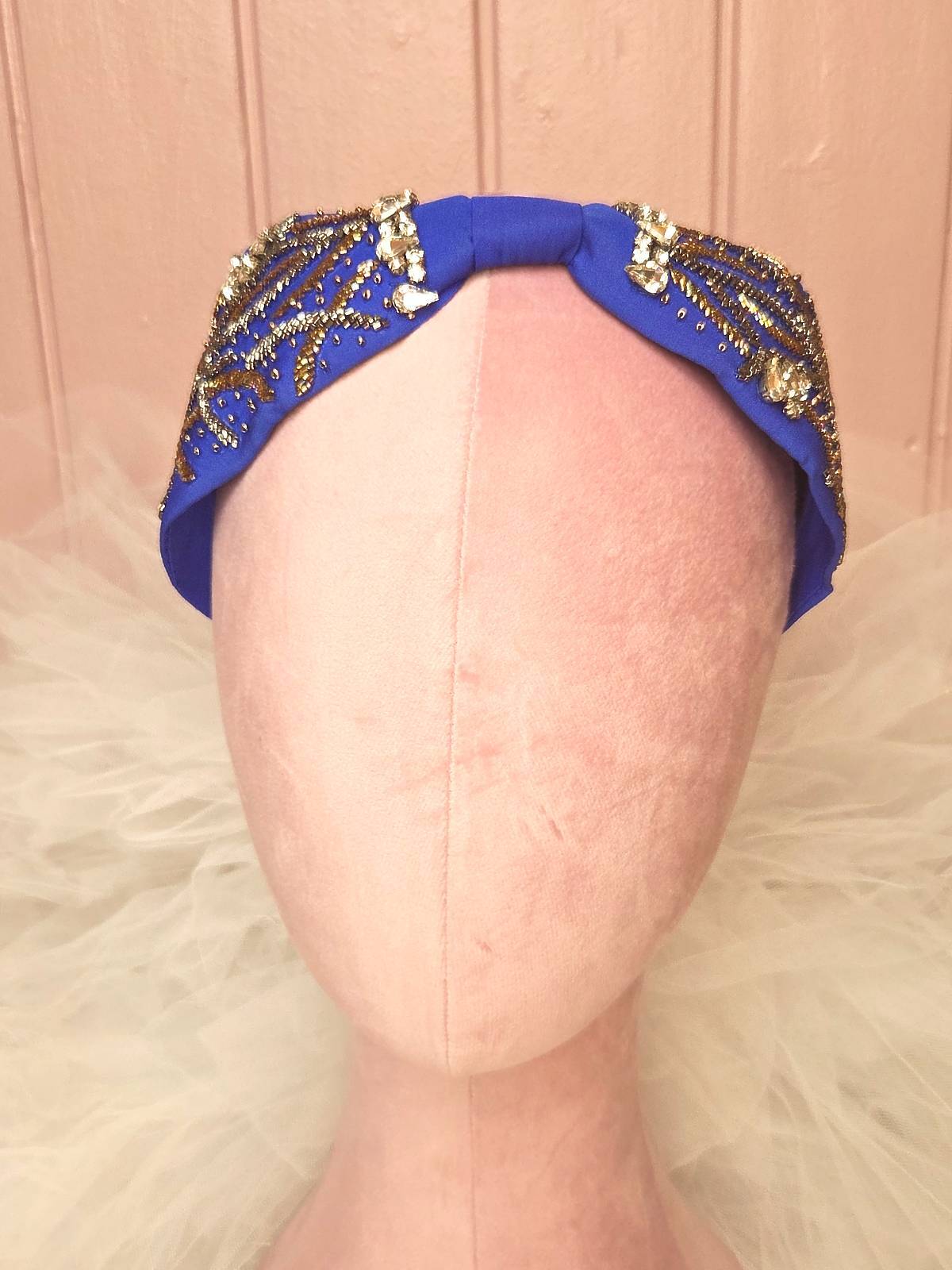 hårbøjle håndlavet blå med kobberperler - forfra