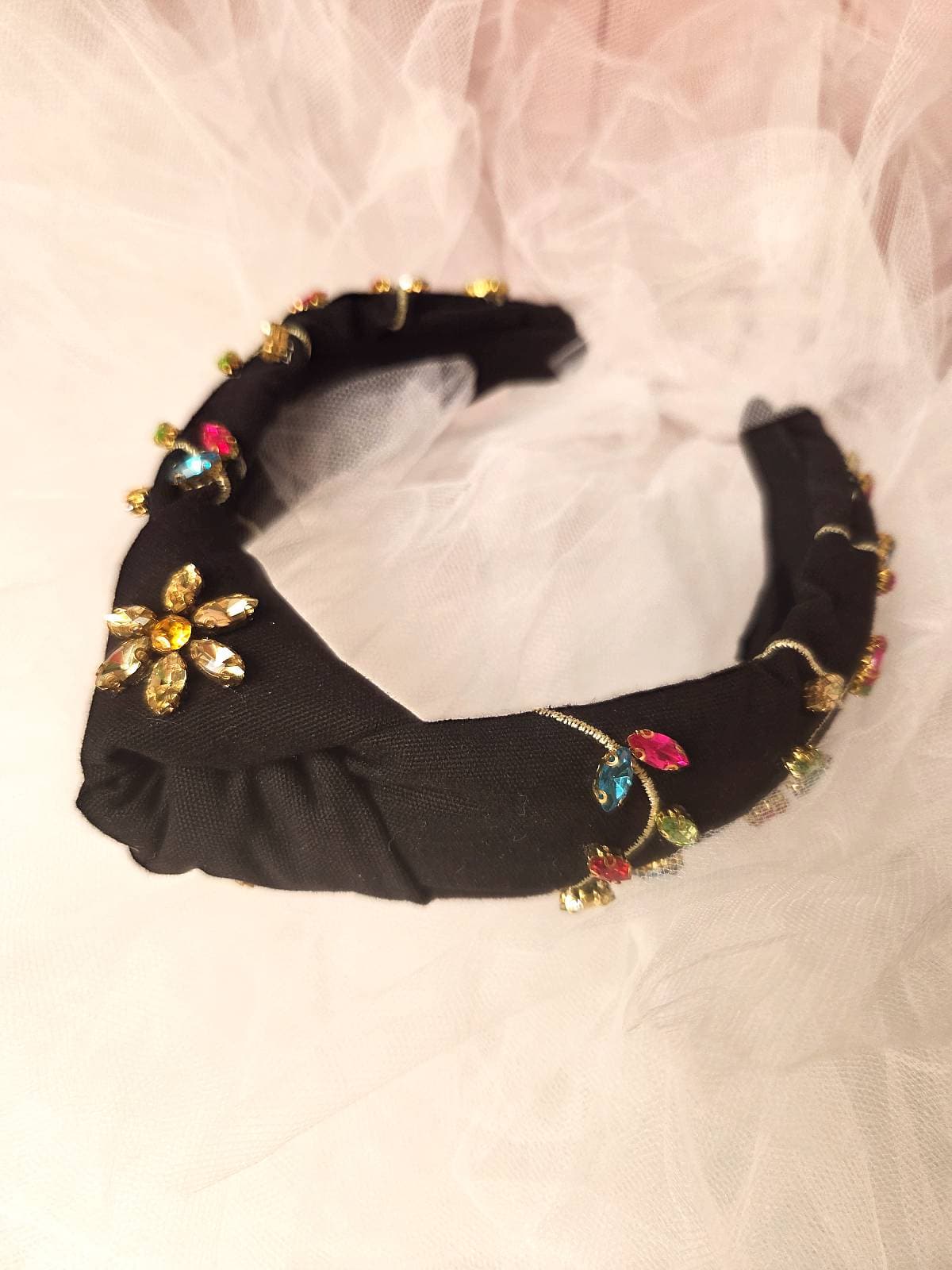 hårbøjle håndlavet sort med lyskæde - liggende