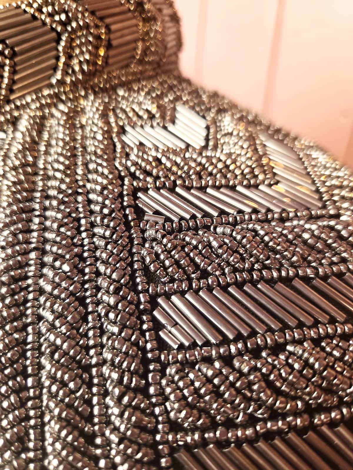 perlekappe sølvfarvet kort - detaljer