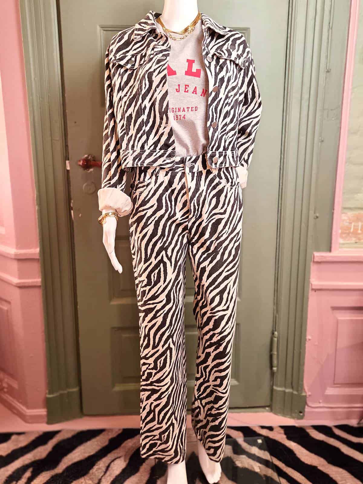 zebra sæt bukser og jakke