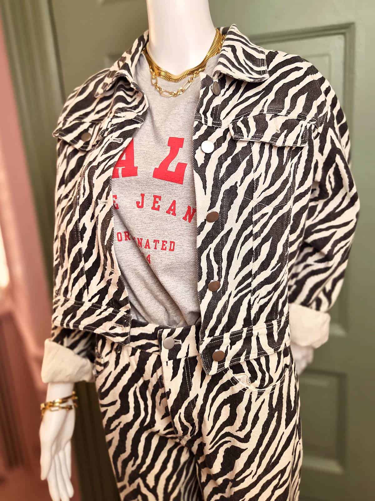 zebra sæt jakke og bukser i jeanscut