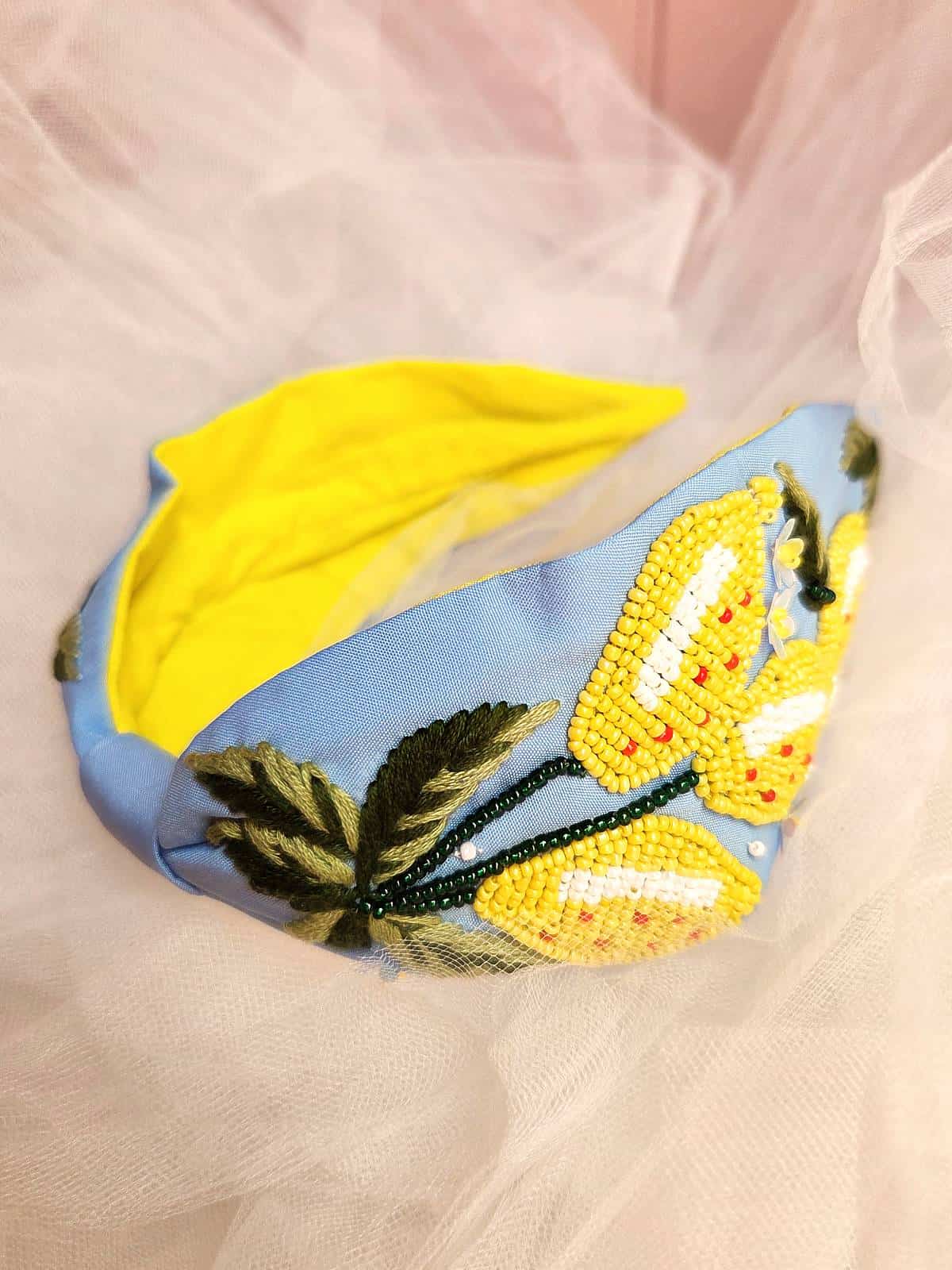 Hårbøjle håndlavet gul lyseblå med citroner - liggende