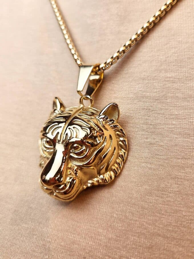 Kæde med gyldent tigervedhæng
