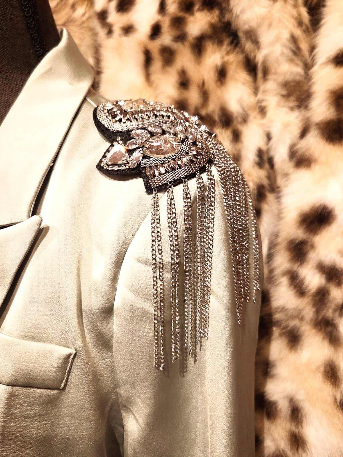 epauletter sølv sten detaljer