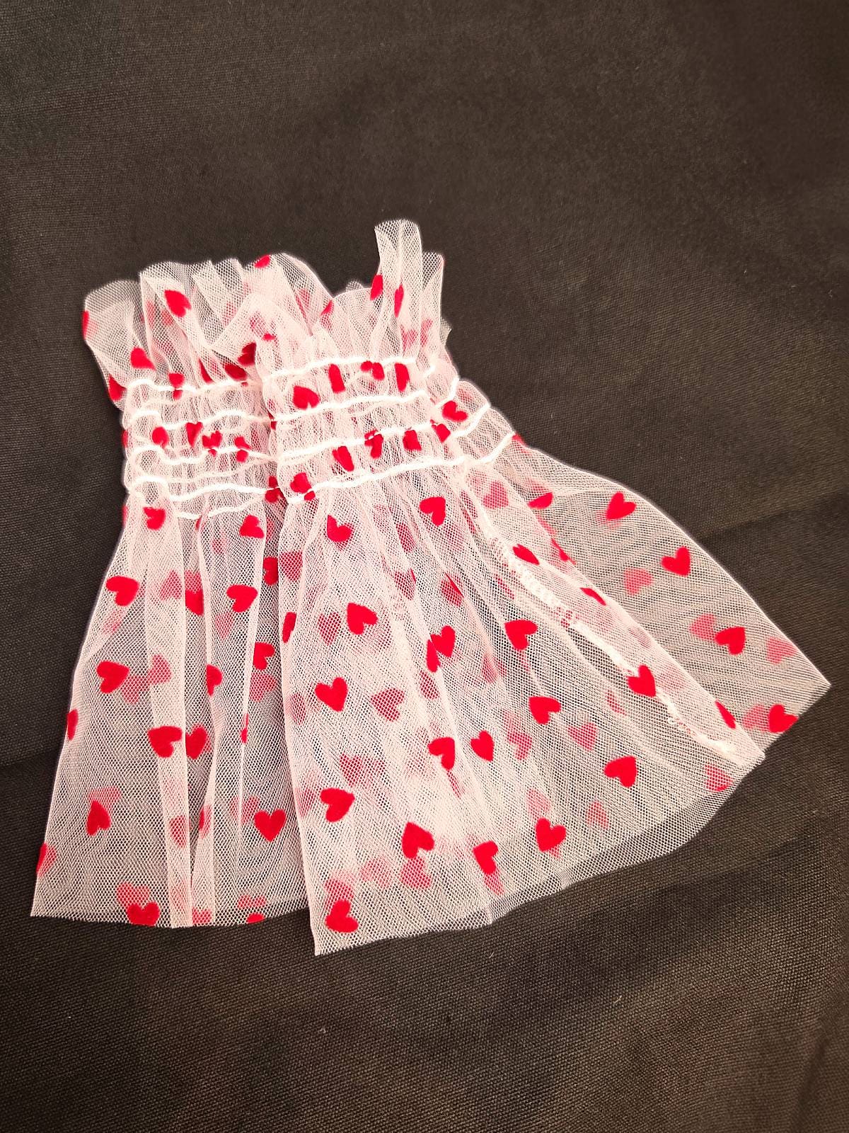 manchetter i tyl hvide røde hjerter