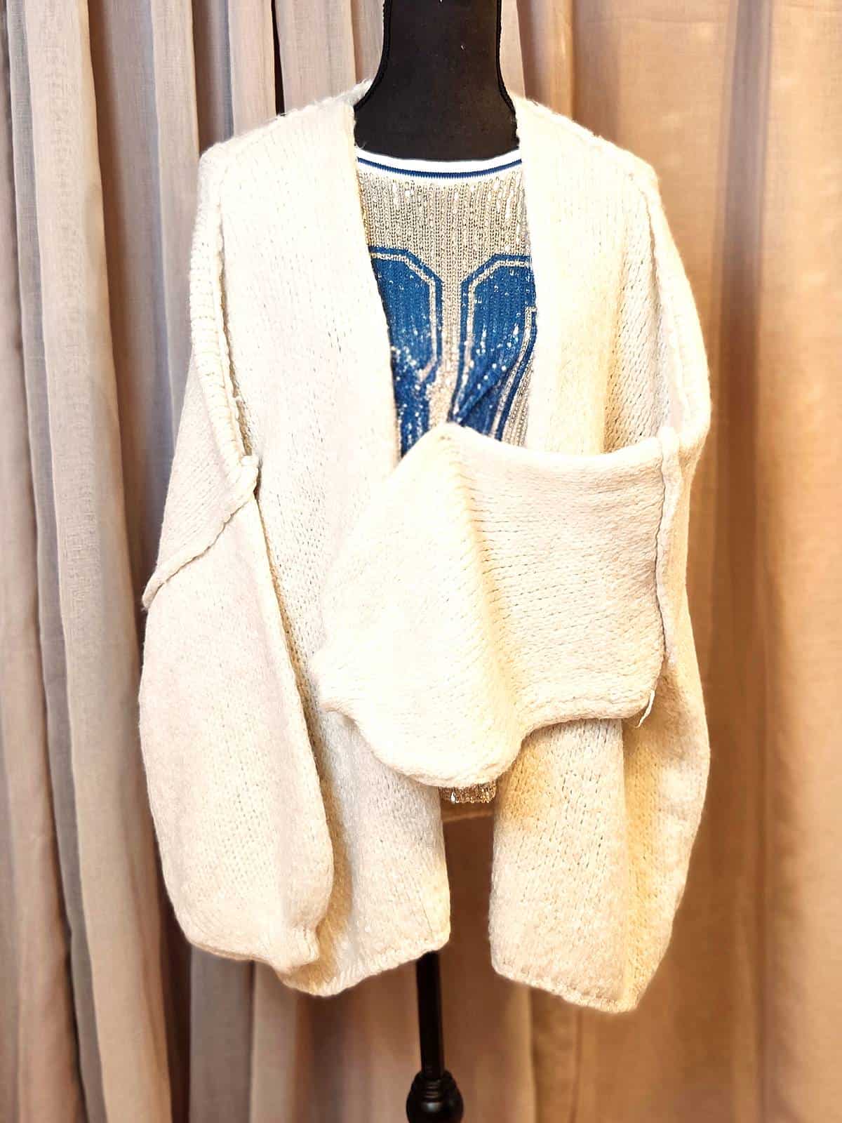 Cherry Cardigan Hvid forfra