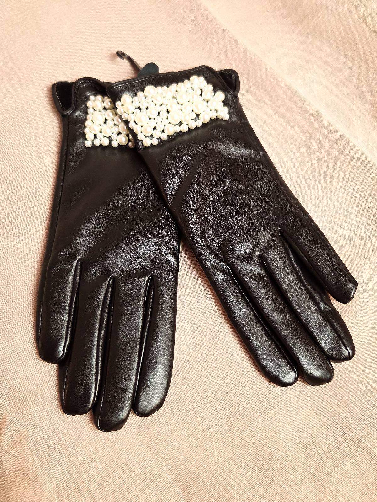 Handsker med perler