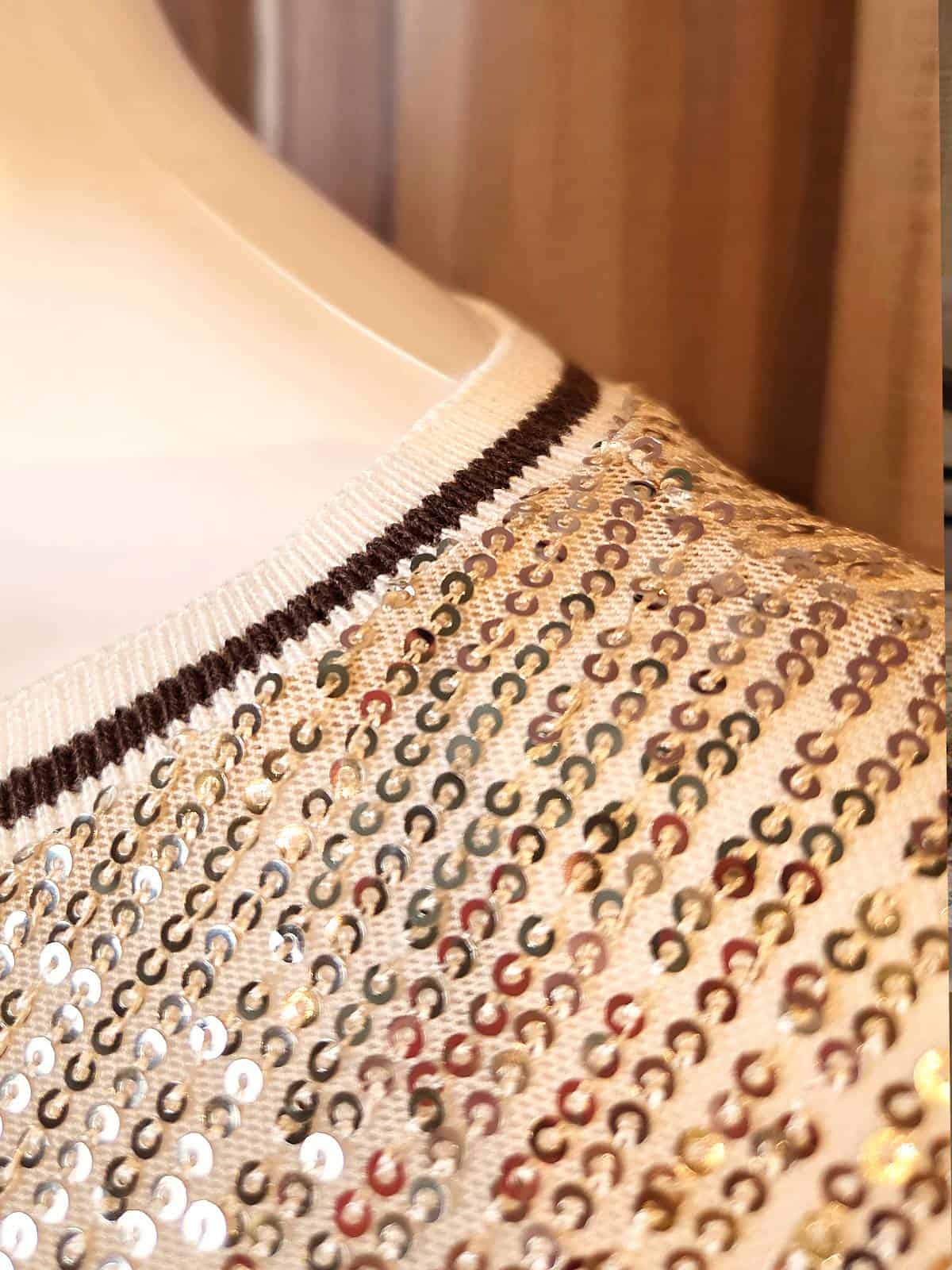 Ny sequin thsirt long golden - detaljer