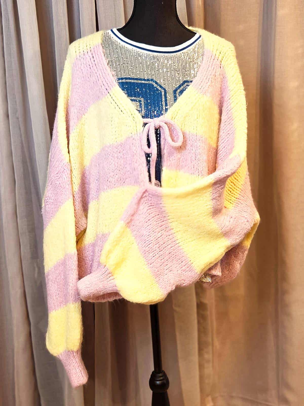 Strik cardigan pink gul ærmer