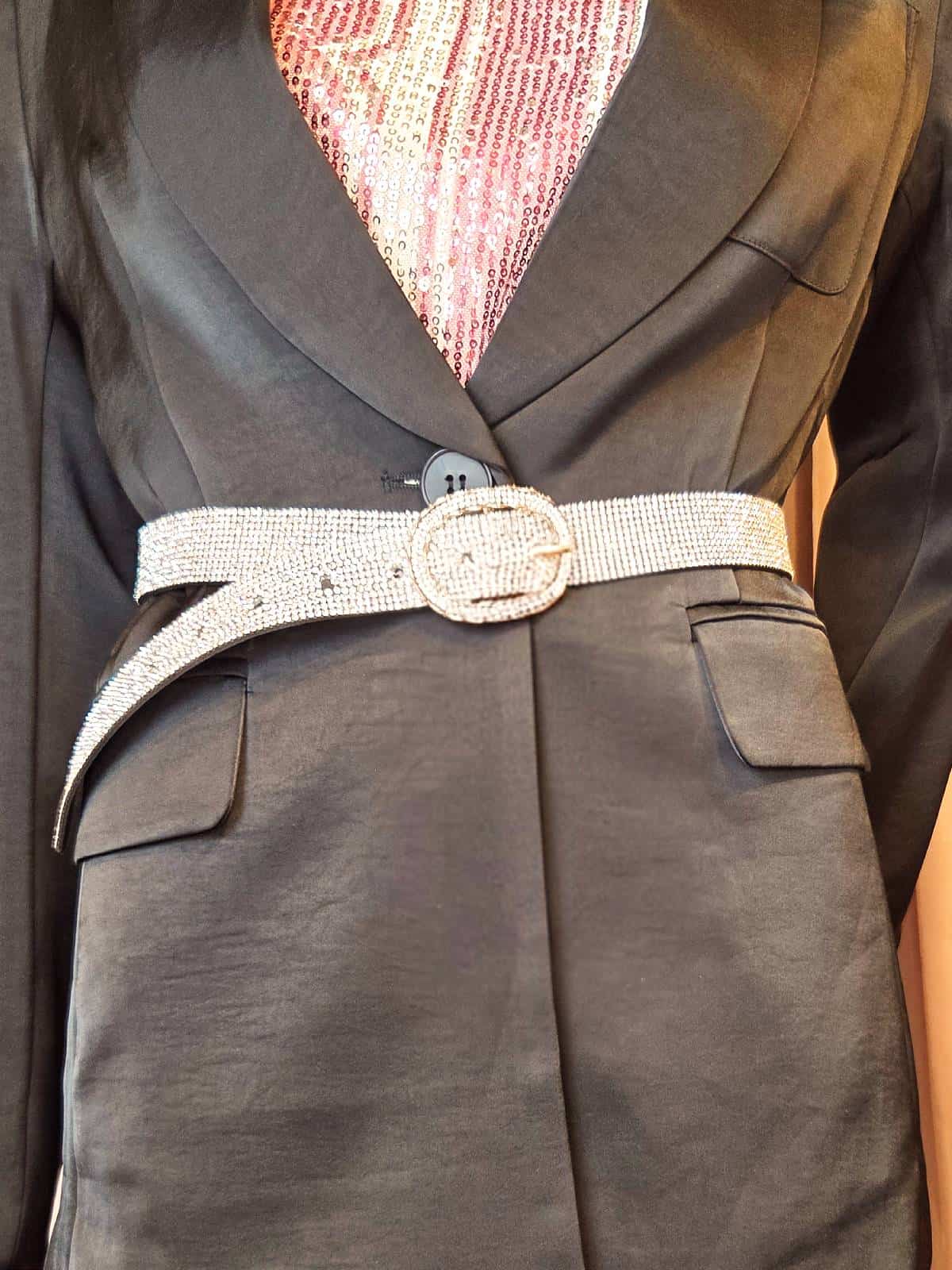 similibælte sølv med guldspænde på gine