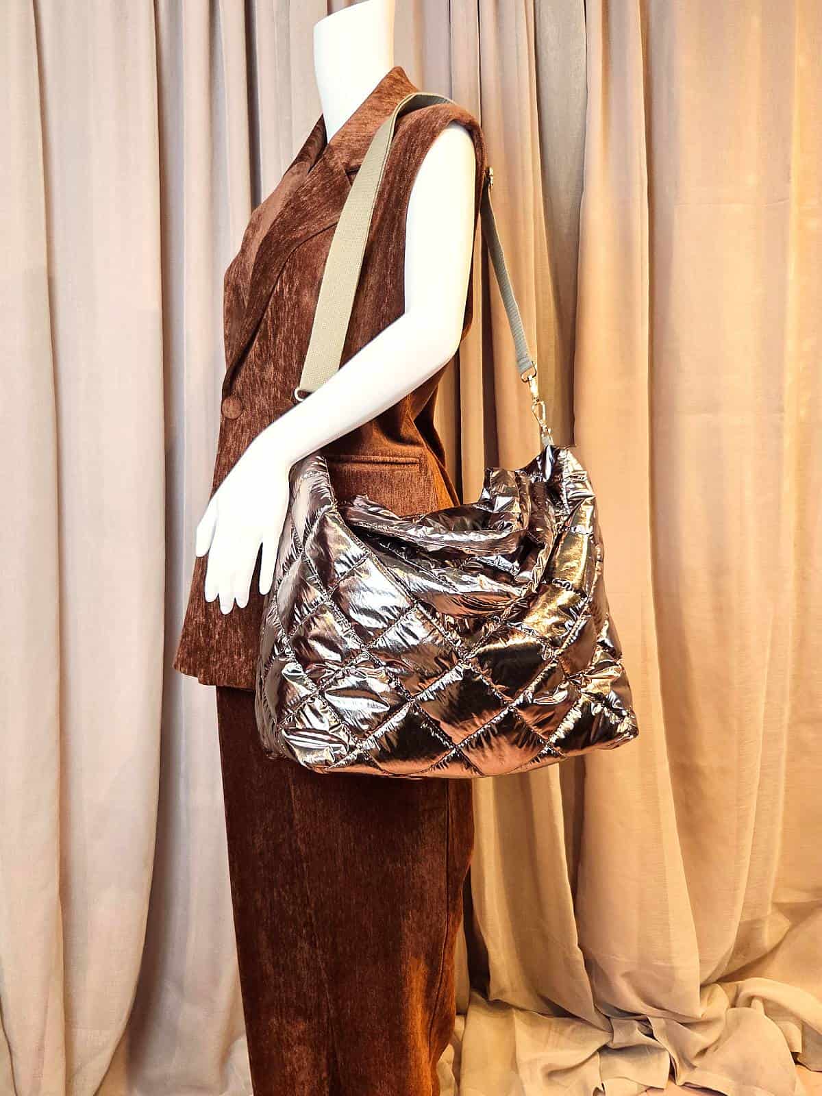 dyne taske golden - på arm