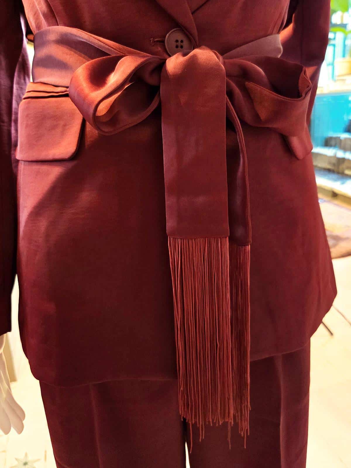 jakkesæt med bindebånd - bordeaux - detaljer