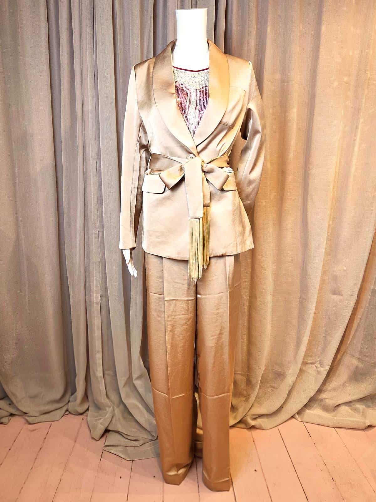 jakkesæt med bindebånd - tan
