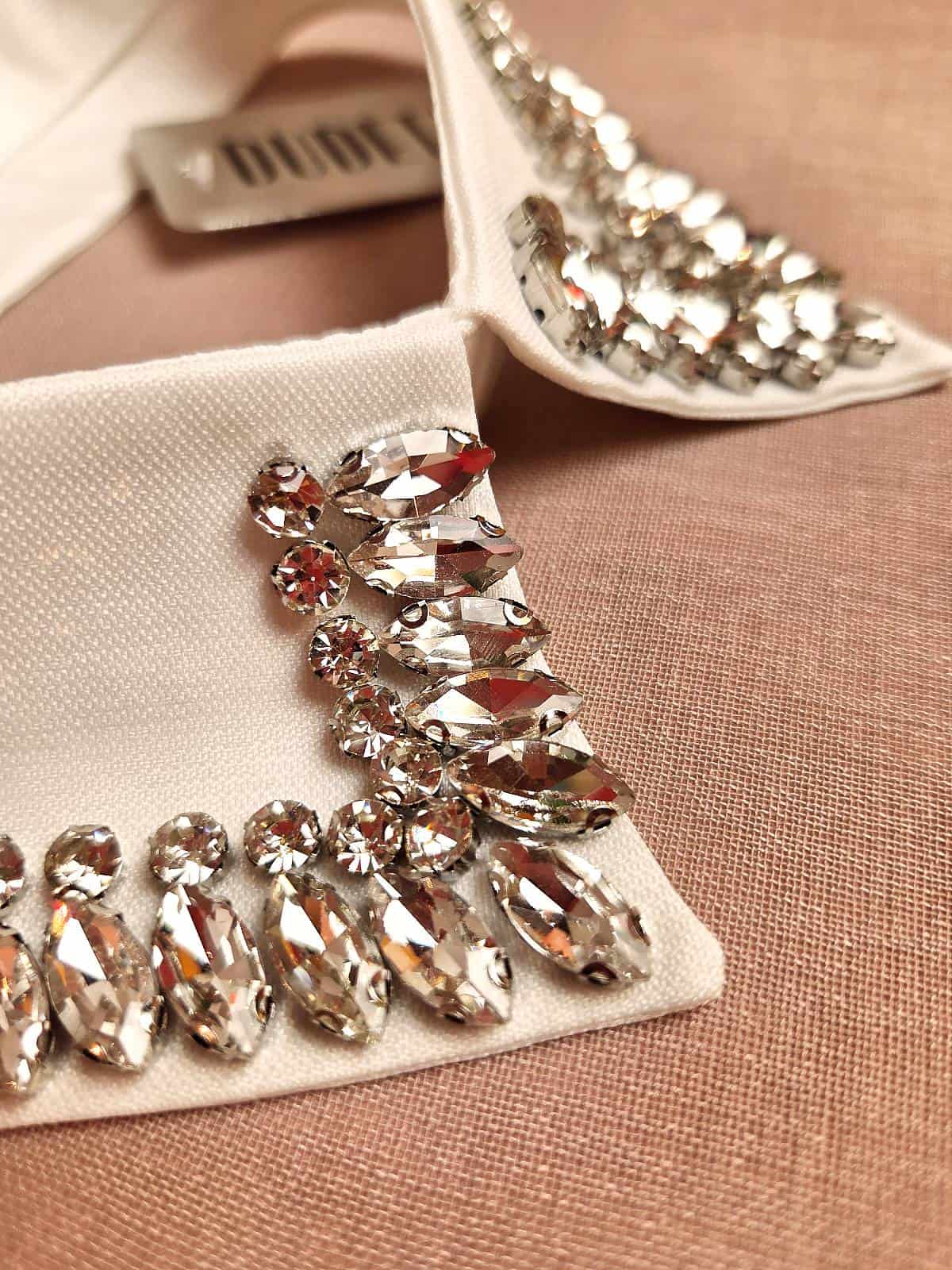 løs krave lille hvid similisten - detaljer