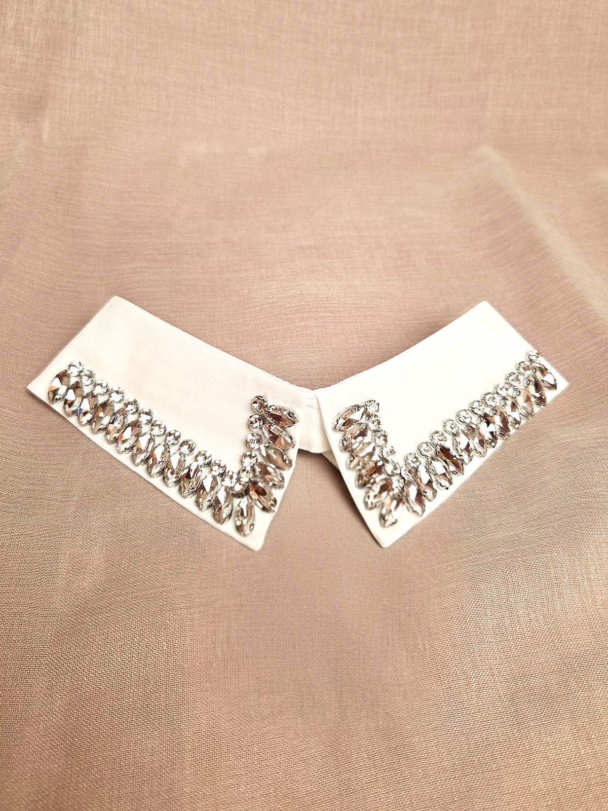 løs krave lille hvid similisten - liggende