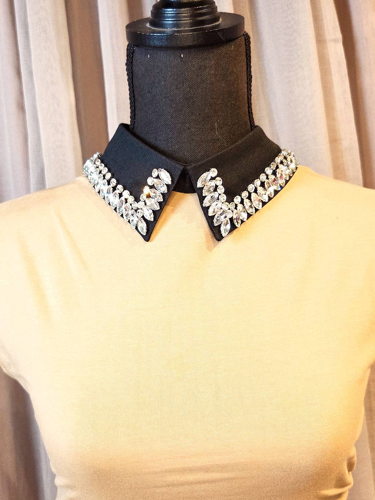 løs krave lille sort similisten