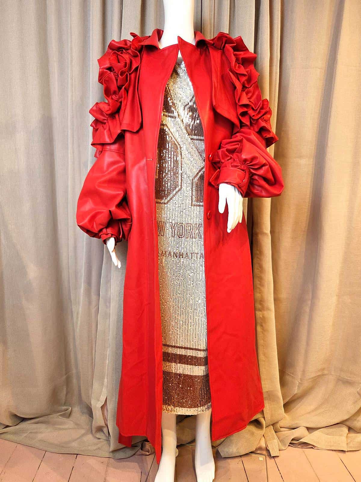 rød rufflejakke - åben