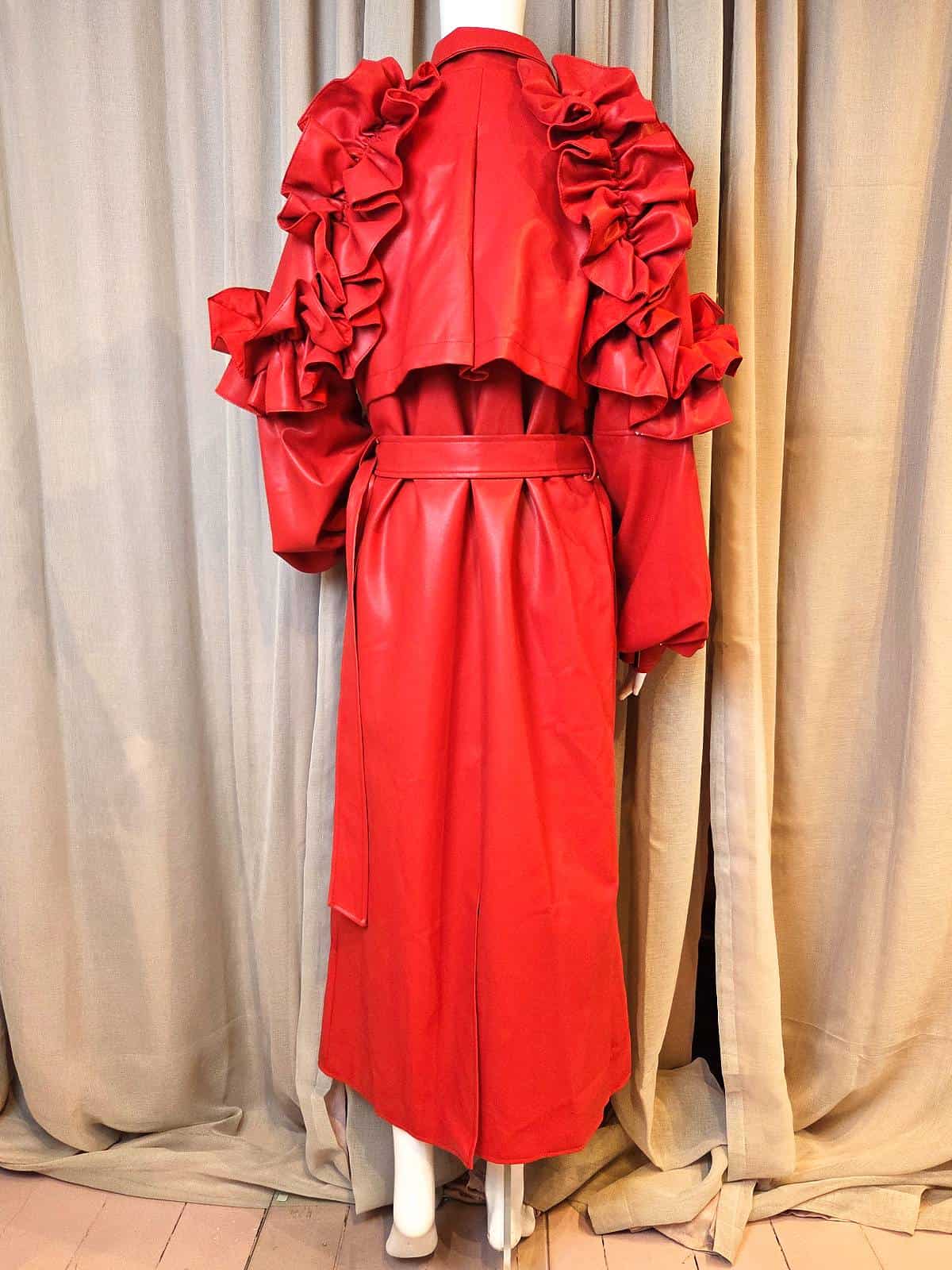 rød rufflejakke - ryg