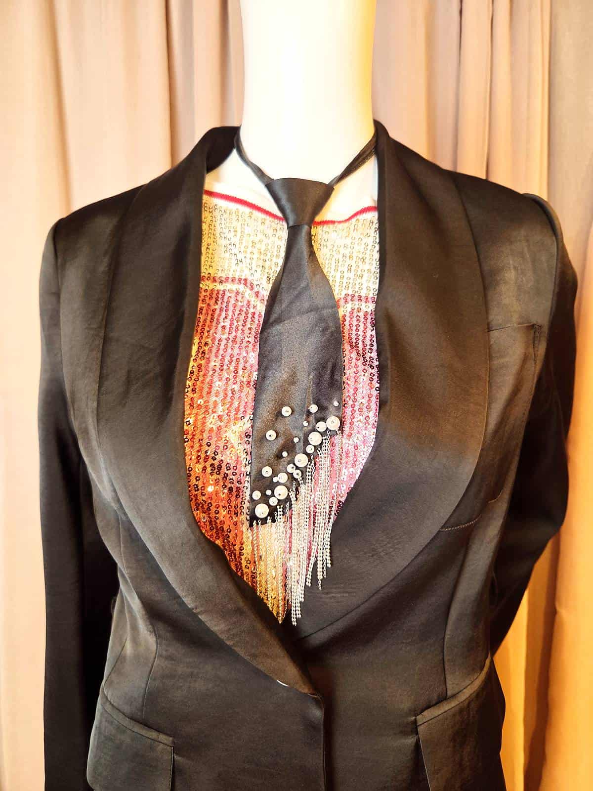 slips med perler og kæder - på gine