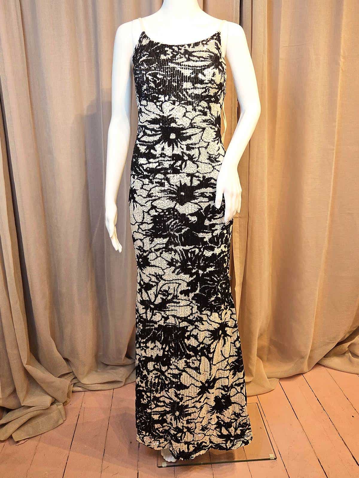 Blomstret pailletkjole lys