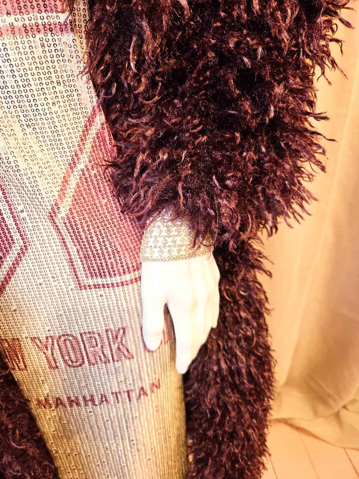 Pels krøllet lang lilla - ærmer