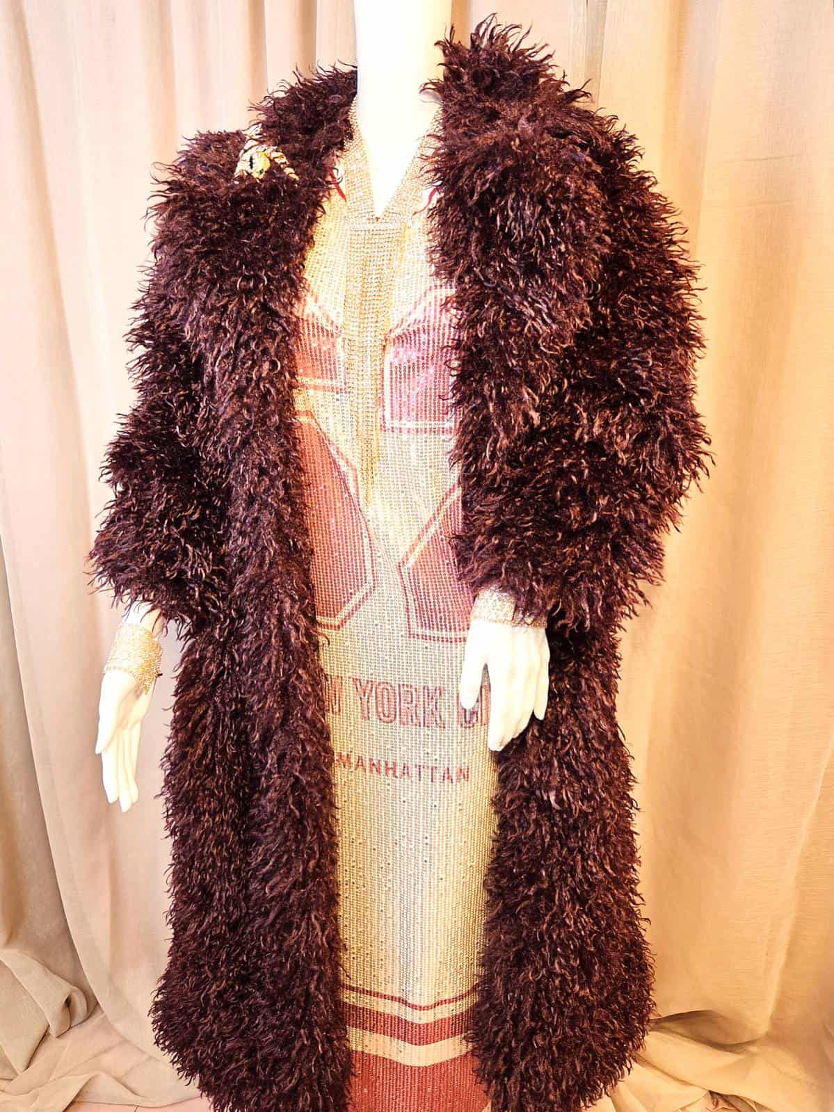 Pels krøllet lang lilla - stylet