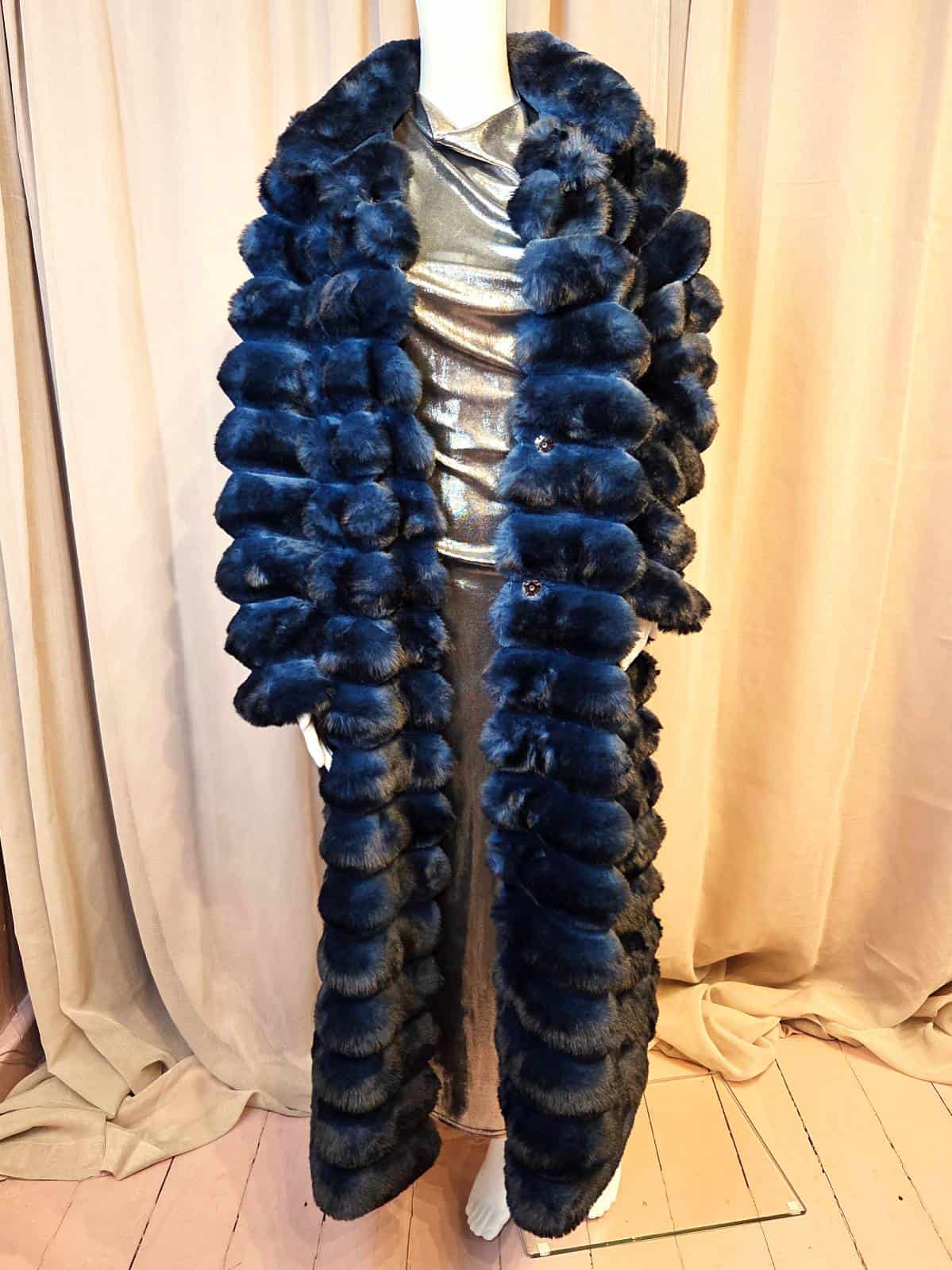 Pels stribet lang blå