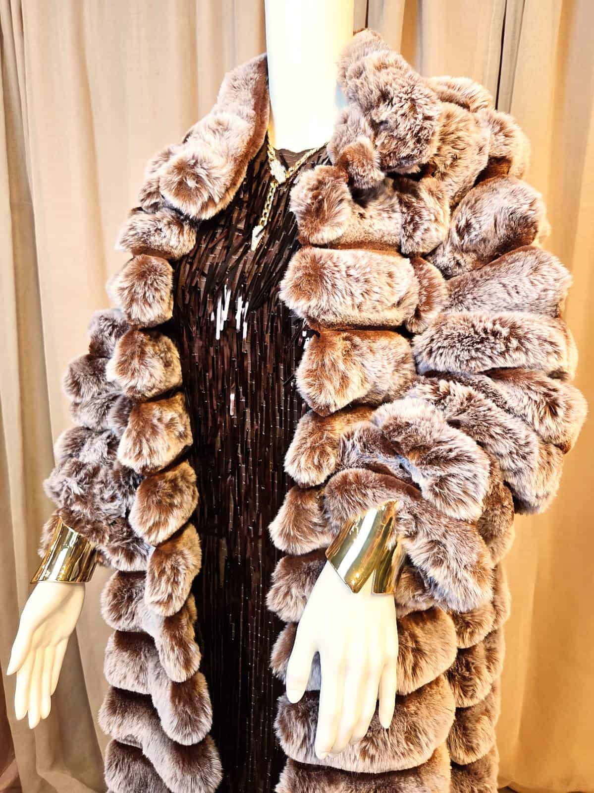 Pels stribet lang brun - stylet (1)