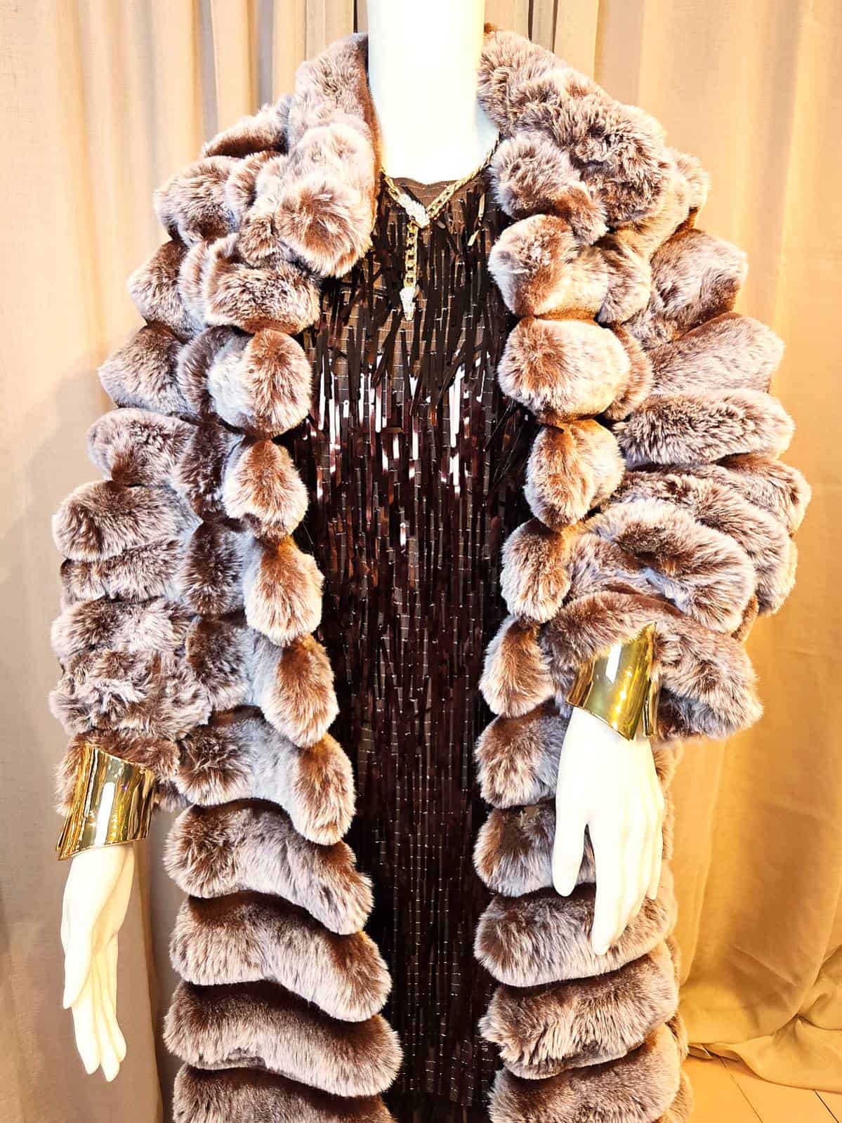 Pels stribet lang brun - stylet