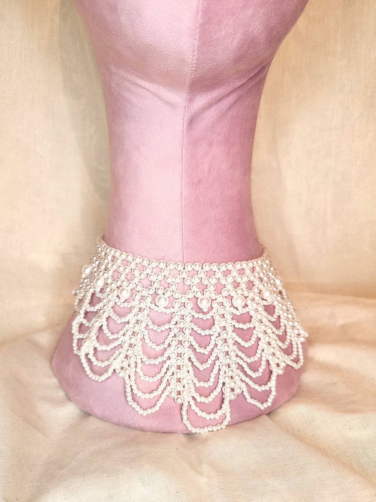 Perlechoker lav hals (1)