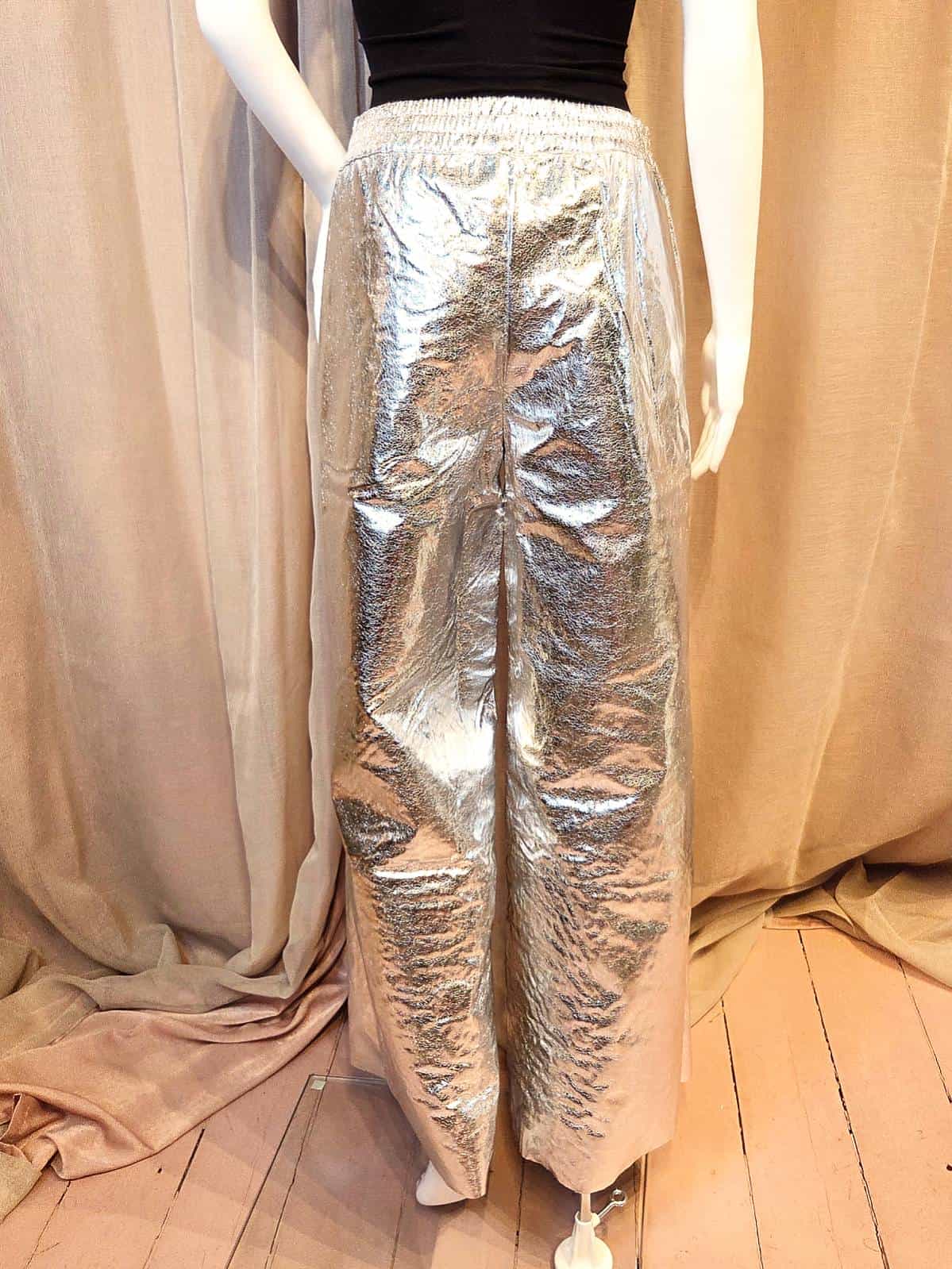 Sølvbukser - bagfra