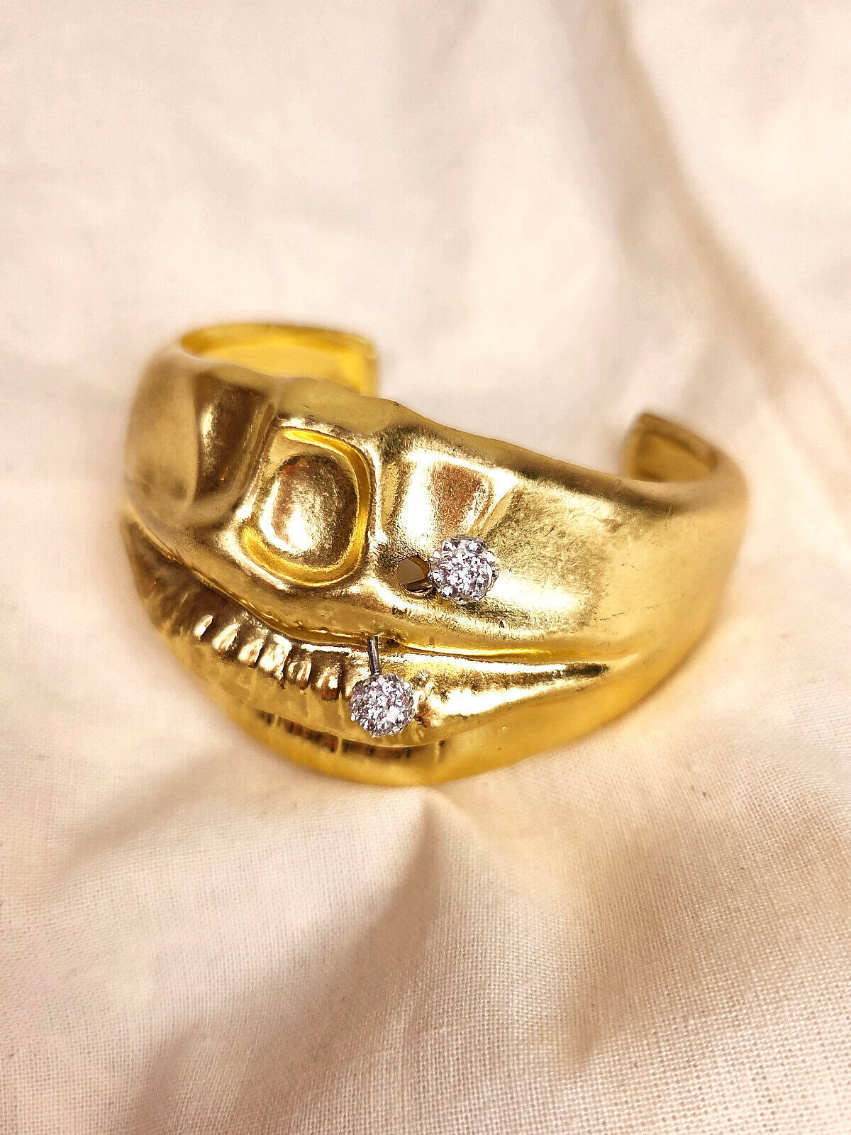 armbånd pierced lips - detaljer