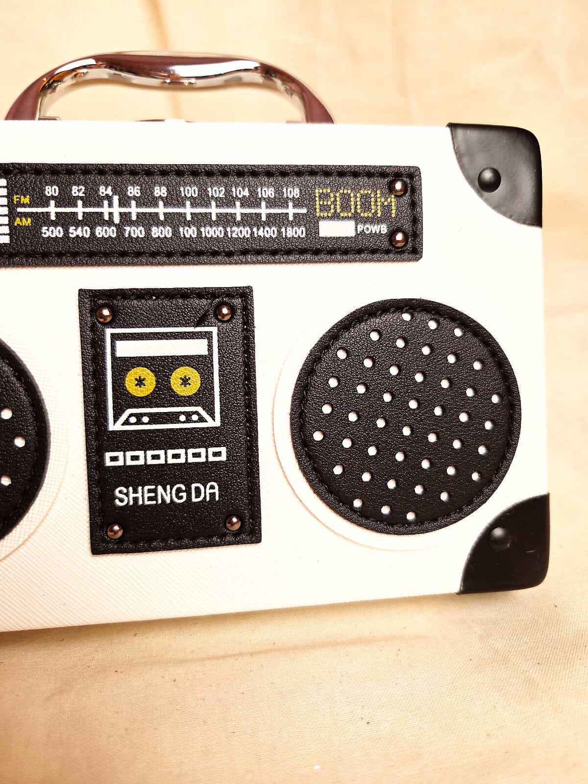 boombox clutch hvid detaljer 2
