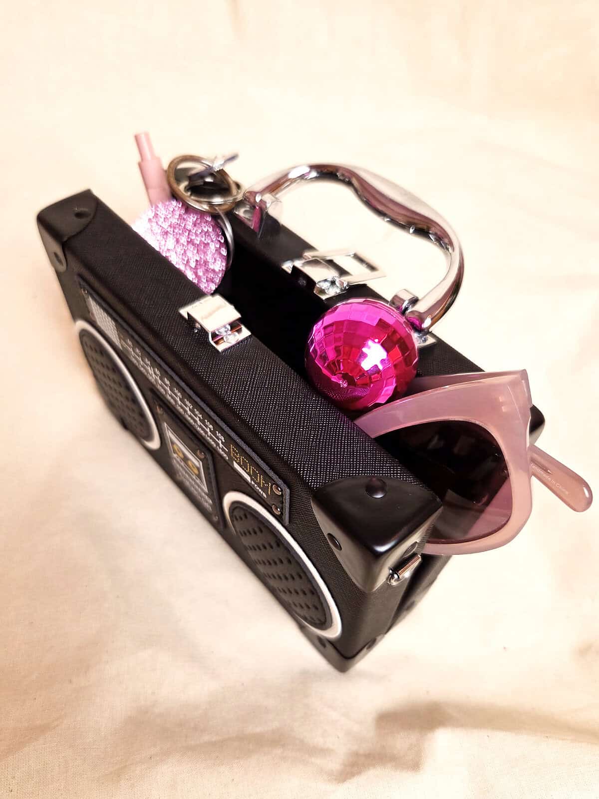 boombox clutch sort åben